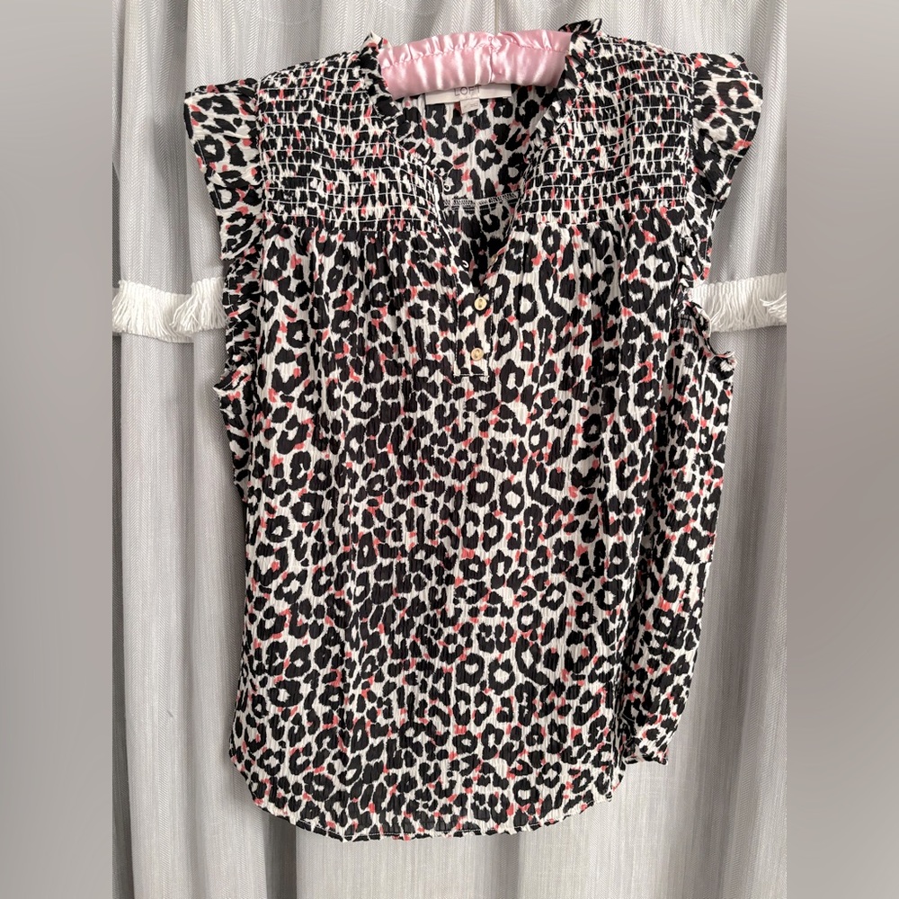 LOFT Size Medium Top